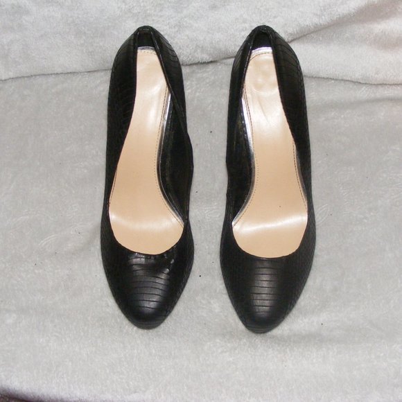Jessica  Simpson Round Black Heels - Picture 3 of 6